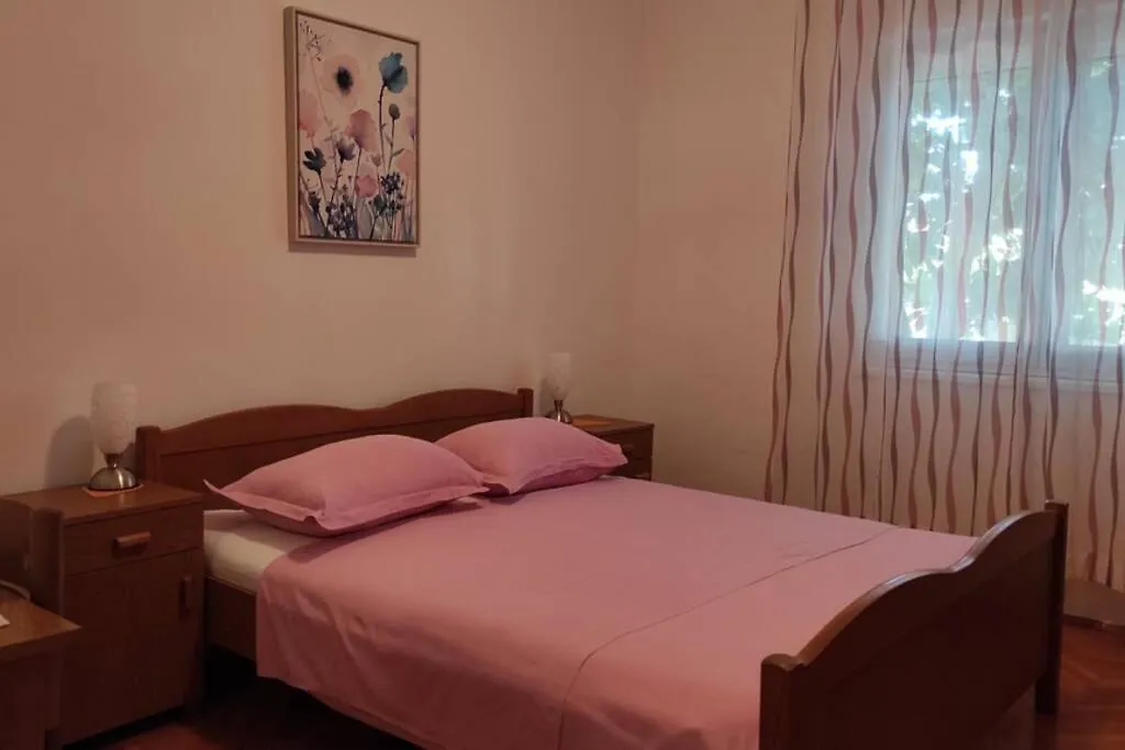 Mlada Apartment & Private Parking Trogir