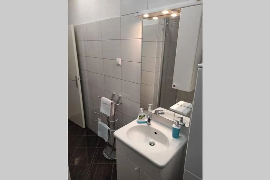 Mlada Apartment & Private Parking Trogir