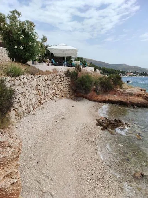 Mlada Apartment & Private Parking Trogir