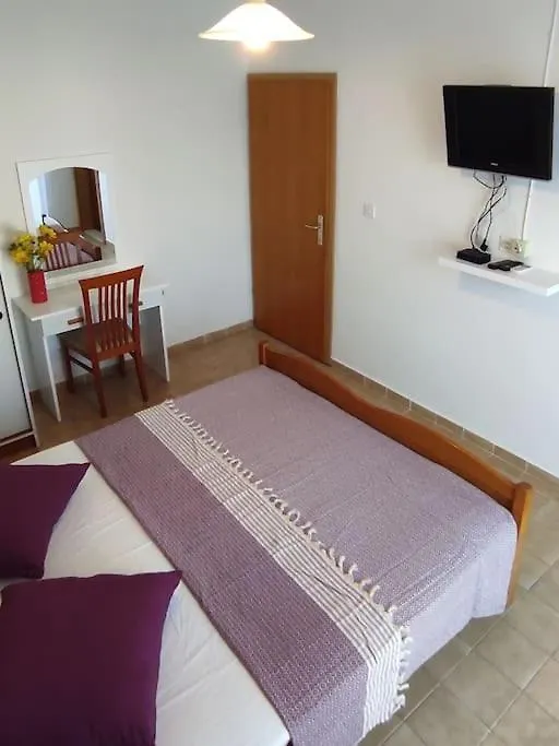 Mlada Apartment & Private Parking Trogir 0*,
