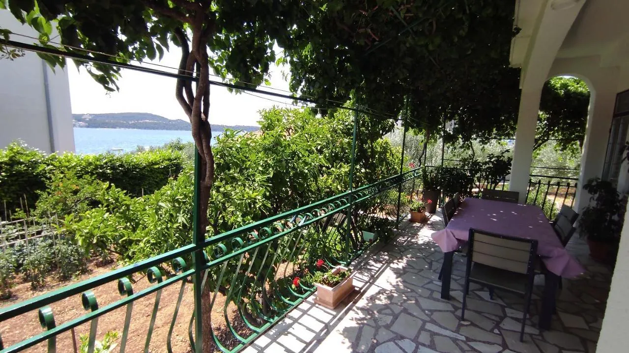 Mlada Apartment & Private Parking Trogir Croatia