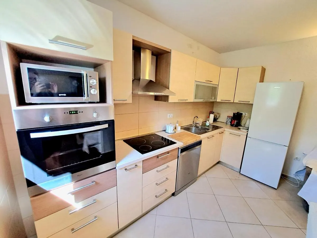 Mlada Apartment & Private Parking Trogir Croatia